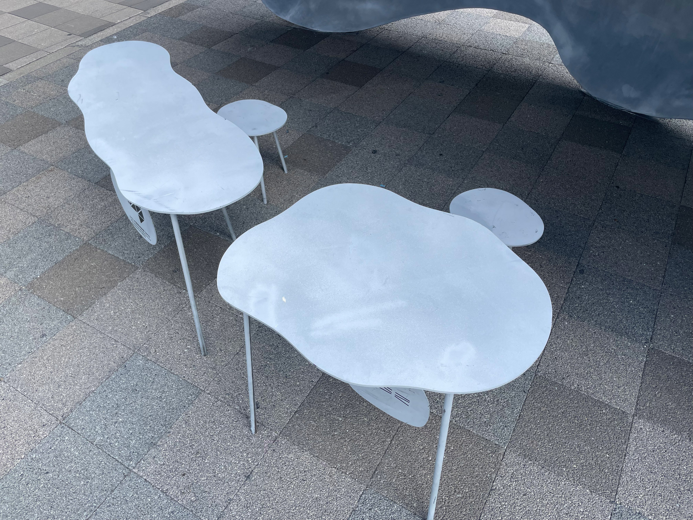 Cloud-like tables